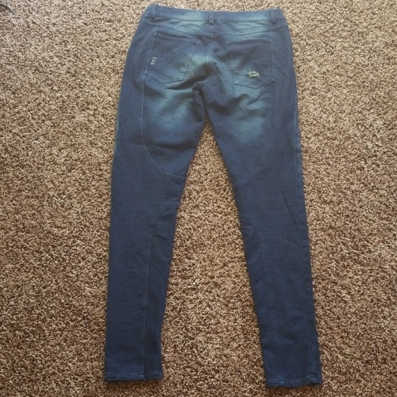 Size small - Picture 8 of 10